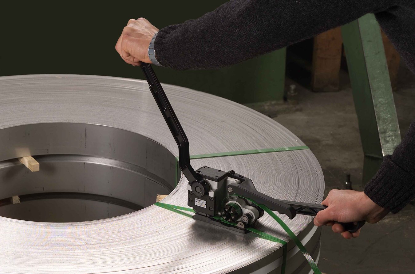 Poly & Steel Strapping Guide IPS Packaging Industrial Packaging